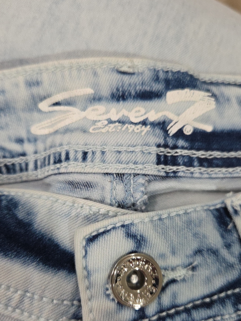 •Seven7• Little Girls White Wash Bejeweled Skinny Jeans - Picture 4 of 6